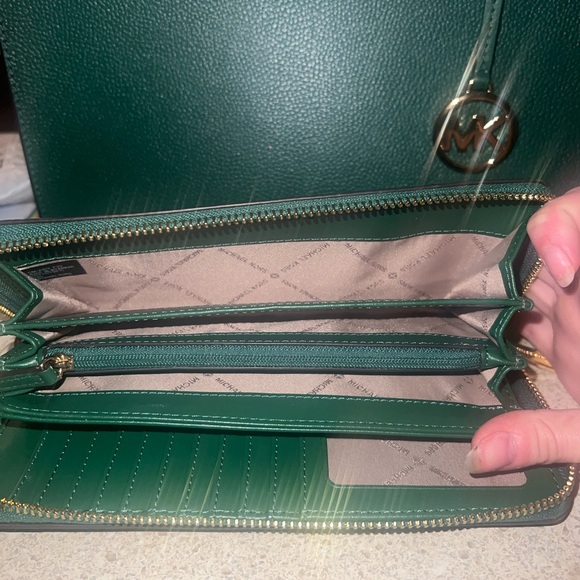 Michael Kors Bag & Wristlet Wallet Set - Picture 10 of 10